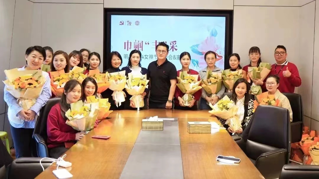 每一個(gè)年紀(jì)，都是恰到好處的你。